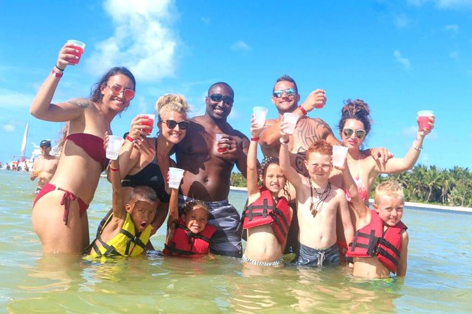 Morning Private Party Boat with Water Slide Open Bar and BBQ - Open Bar Break: Drinks, Music, and an Easy Food Setup