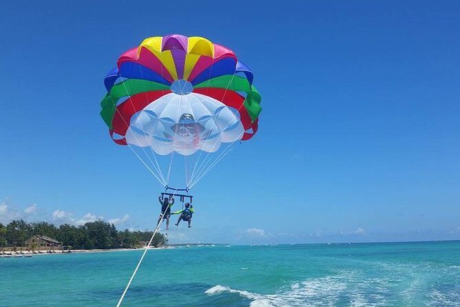 Parasailing Adventure in Bavaro Beach, Punta Cana - The Meetup Detail: The Most Important Part Nobody Flashes on a Poster