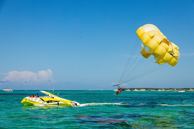 Parasailing Yacht Experience in Punta Cana - On-Board Drinks and Music: The “Wait Time” Benefit