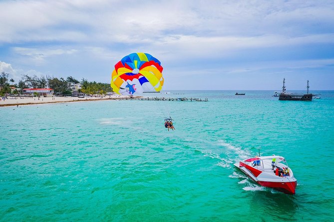 Parasailing Yacht Experience in Punta Cana - Group Size and Comfort: What 12 Travelers Means