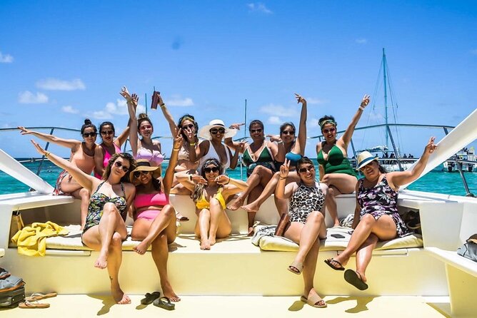 Party boat in Catamaran with Open Bar adults only - Getting there: collective hotel pickup and timing reality