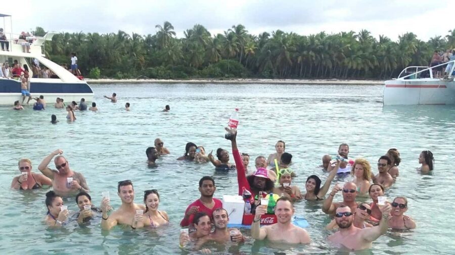 Party Boat in Punta Cana/Free Drinks and transportation inc - The 3.5-hour flow: cruise, swim, snorkel, and a natural pool stop