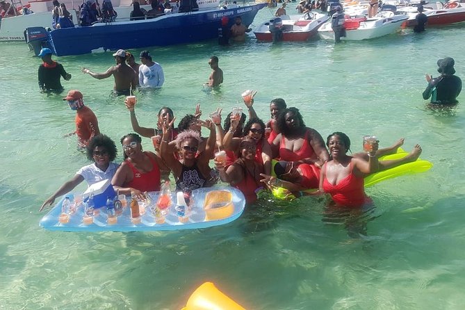 PARTY BOAT Punta Cana - Floating Bar + Music: What the Cruise Vibe Really Delivers