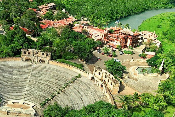 Platinum Catalina Island and Chavon River - The catamaran cruise: La Minitas, river scenery, and jungle coast views