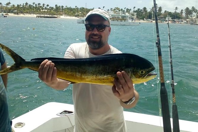 Platinum Punta Cana fishing charter - Getting set up: equipment, guide help, and what you can skip