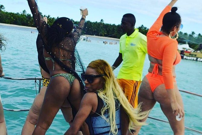 Private Adult Only Hip Hop Party Boat with Live DJ - Life Jackets and Safety Without Killing the Vibe
