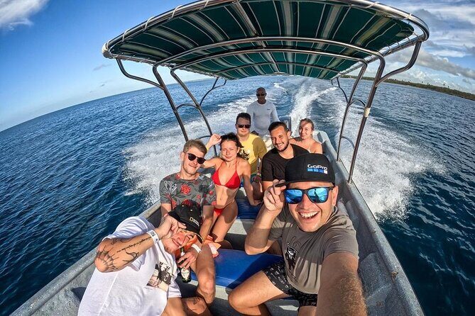 Private Boat for groups up to 15 people with jacuzzi and Lunch - What’s Not Included (So You Don’t Get Surprised)