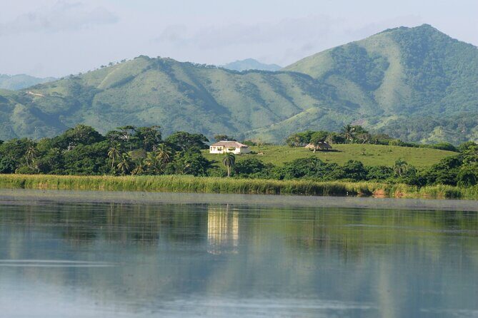 Private Boat Nature Tour of Limón Beach and Lagoon - What’s included (and what you’ll need to cover yourself)