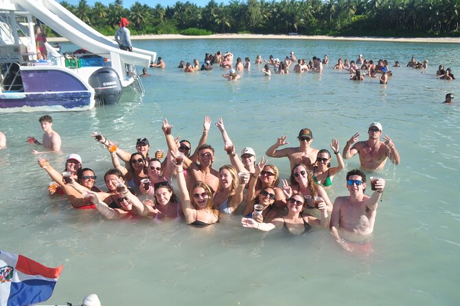 Private Catamaran Cruise with Slide & unlimited drinks - Stop 1: Snorkeling Stops Off Bávaro Beach