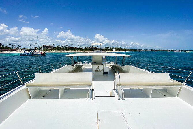 Private Family Boat at Punta Cana - Island Party on the Water: Music, Dancing, and Cocktails