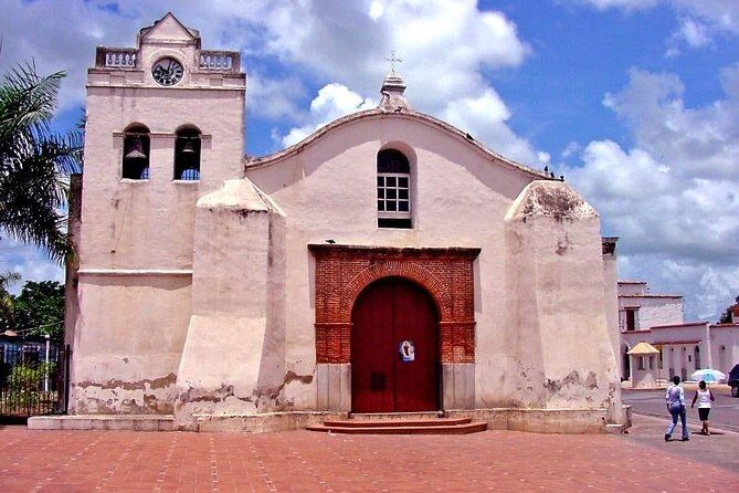 Private Higuey City Tour Real Life in Punta Cana (Half Day) - A typical Dominican house: seeing daily life beyond the postcard