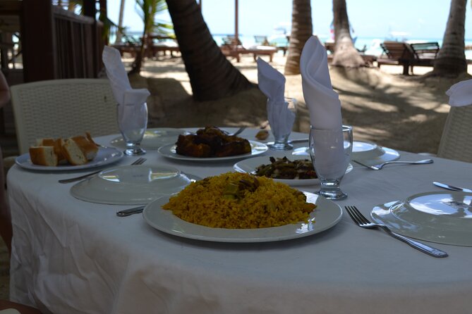 Private Isla Saona Boat Tour – Snorkeling Premium Drinks & Buffet - Snorkeling in selected areas: how to make it work for your group
