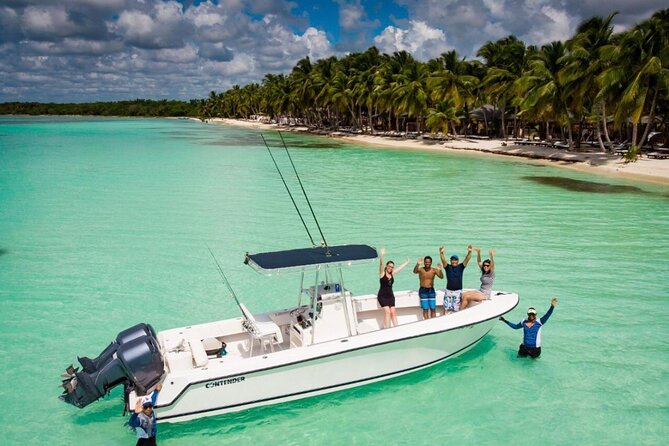 Private Isla Saona Boat Tour – Snorkeling Premium Drinks & Buffet - Premium drinks onboard and a buffet-style lunch that actually helps