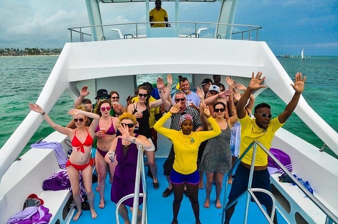 Private Party Boat Tour From Punta Cana with Drinks - Cruising Toward a Natural Pool: The Part That Feels Like Vacation