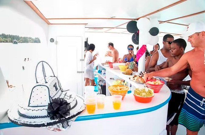 Private Party Boat Tour From Punta Cana with Drinks - Snacks, Unlimited Drinks, and a Crew That Keeps It Moving