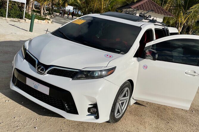 Private Round Trip Punta Cana Airport Hotel/Villa Transfer - The meet-and-greet with an iPad name card (and why it helps)