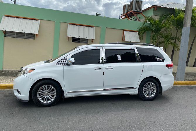 Private Santiago AirPort transportation to Puerto Plata or Sosua ect - Pickup that finds you fast: flight details and the name-paper trick