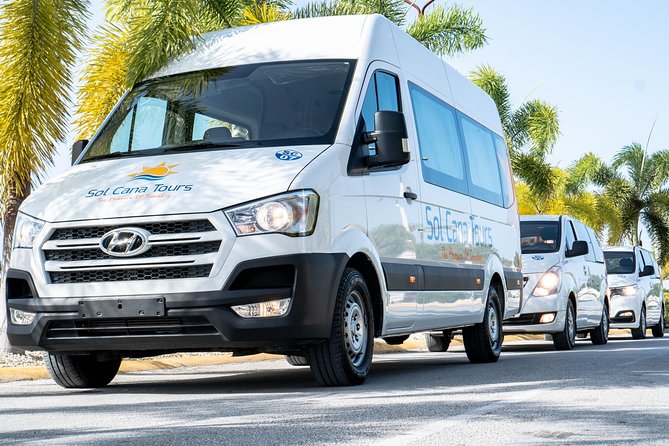 Private Transfer from Punta Cana Airport to Uvero Alto Hotels - The Drive to Uvero Alto Hotels: A 30–35 Minute Reset