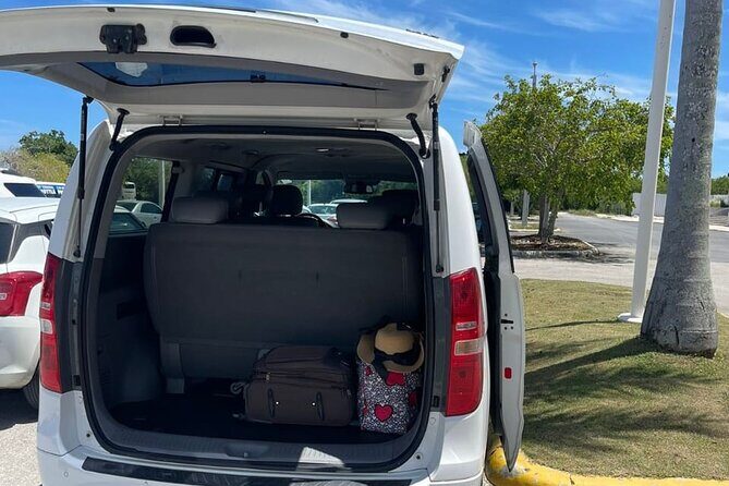 Private Transfer Punta Cana Airport to/from Bávaro hotels & zones - The meet-and-greet moment in the arrivals hall