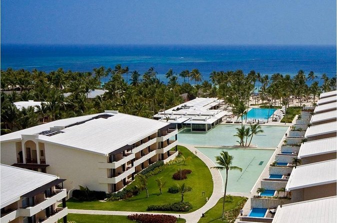 Private Transfer Punta Cana Airport to/from Catalonia Royal Bavaro - The return trip: hotel lobby pickup to PUJ on your timing