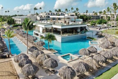 Private Transfer Punta Cana Airport to/from Excellence El Carmen - Meet-and-greet with a name sign: fast connection, less wandering