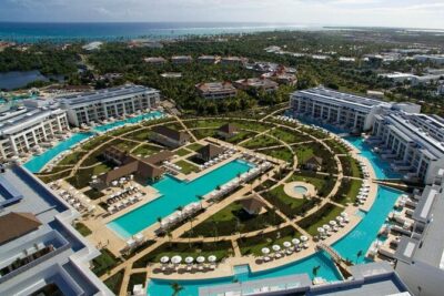 Private Transfer Punta Cana Airport to/from Falcon By Melia - Meet-and-greet with a name sign: why it matters