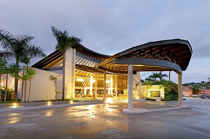 Private Transfer Punta Cana Airport to/from Grand Palladium Punta Cana - Communication that reduces stress: SMS, mobile ticket, and quick confirmation