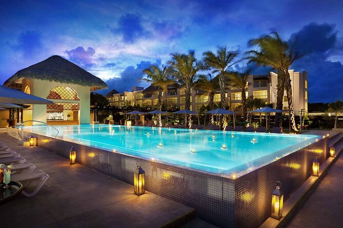 Private Transfer Punta Cana Airport to/from Hard Rock Punta Cana - Landing at PUJ: Finding Your Driver Quickly With a Name Sign