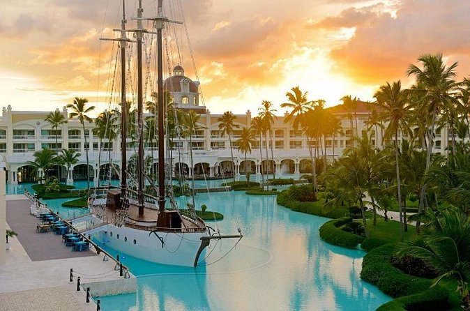 Private Transfer Punta Cana Airport to/from Iberostar Grand Bavaro - Included Comforts (And What’s Not Promised)