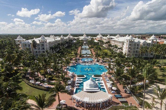 Private Transfer Punta Cana Airport to from Riu Palace Punta Cana - Ratings in plain English: what people are really praising