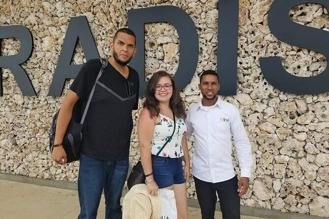 Private Transportation Punta Cana Airport from/to Hotels - The name-sign pickup that starts your Punta Cana trip