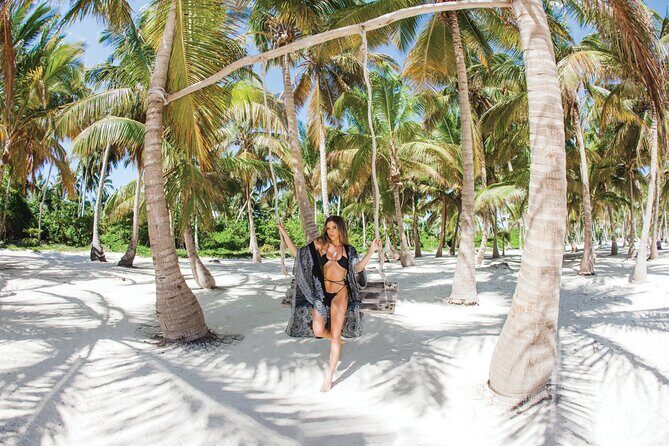 Professional photoshoot in Punta Cana and DR - Book now! - Best Tips to Bring: Fabrics, Colors, and Quick Touch-Ups