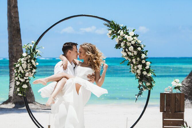 Professional photoshoot in Punta Cana and DR - Book now! - Price and Value: $380 for Up to 4 People