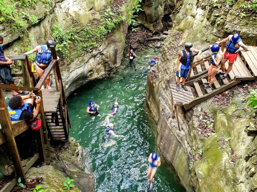 Puerto Plata: Damajagua Waterfalls Canyoning & Cocktail - How the guides make it feel safe (without killing the fun)