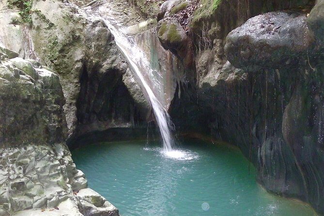 Puerto Plata: Damajagua waterfalls + Safari buggy + Horseback riding (TOP3IN1) - Horseback riding through rolling hills: a slower finish with scenery