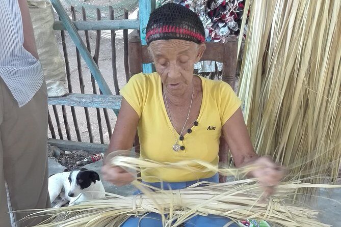 Puerto Plata: Escapada Cultural Tour in Puerto Plata - Stop 1: From melasa bread to artisans’ daily life