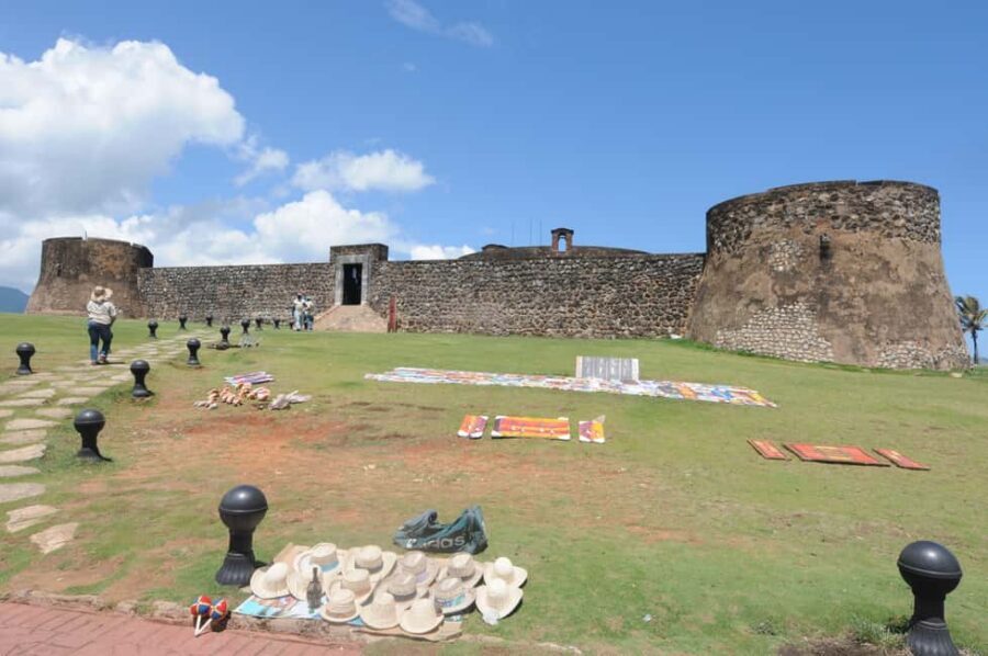 Puerto Plata Tour: History, Culture and Cable Car Ride - Fuerte San Felipe: colonial defense and independence-era context