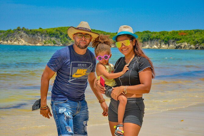 Punta Cana: 4 Hours Tour in Cueva Playa Horseback Riding - Safety and expectations: what to watch before you commit