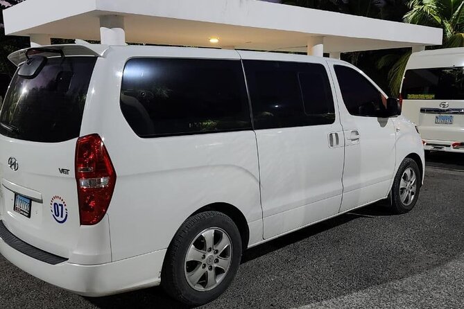 Punta Cana Airport Transfer Bavaro Van - Round-trip planning: using one provider for both directions
