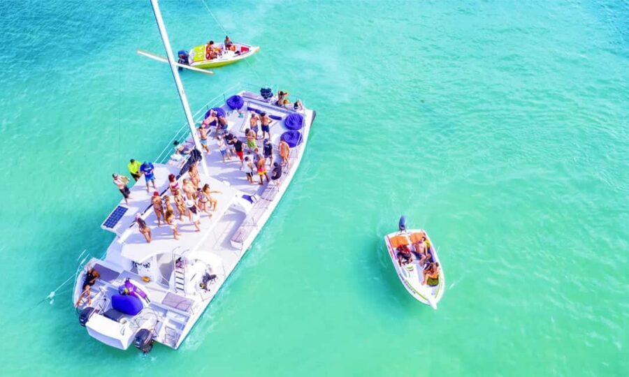 Punta Cana Area: Party Cruise with Parasailing and Open Bar - Parasailing Over the Ocean: Why the 360-Degree View Matters