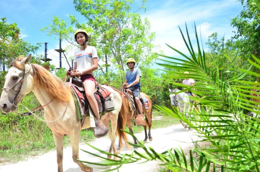 Punta Cana: Bávaro Adventure Park Horse Riding & Waterfalls - Lunch at Bavaro Adventure Park: Typical Dominican Flavors