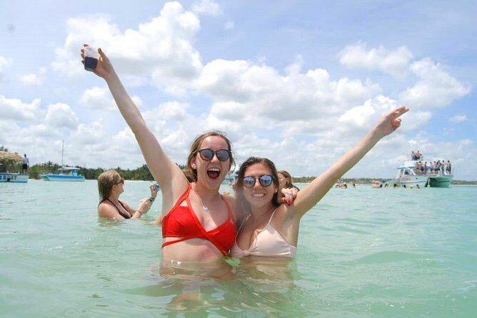 Punta Cana Booze Cruise with Snorkeling, Natural Pool & Open Bar - Snacks and onboard routine: it’s not a full meal, but it’s handled