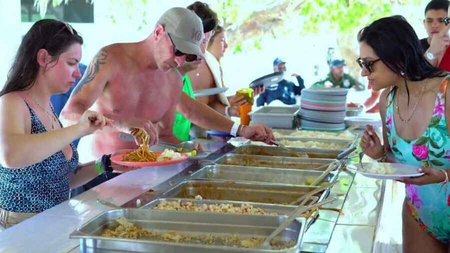 Punta Cana: Catalina Island Snorkeling Trip with Lunch - The guide experience: what the on-the-ground support feels like