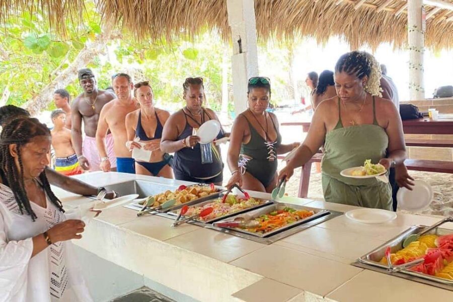 Punta Cana: Catalina Island Snorkeling Trip with Lunch - El Acuario snorkeling: what you’re really paying for
