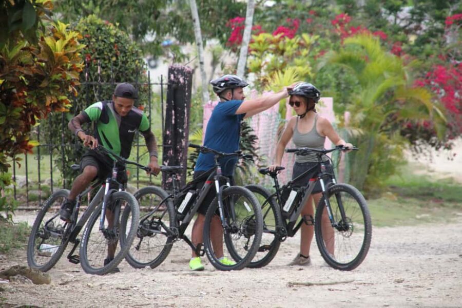 Punta Cana E-bike tour: Macao, El Salado, Ceiba, El Caño - Coffee and cacao at the El Caño farm: the most memorable break