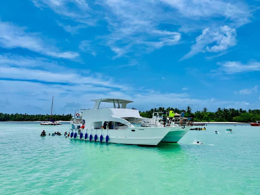Punta Cana: Hip Hop Party Cruise w/Open Bar (Adults Only) - Cruise Time and the Coastline: Music-On Mode