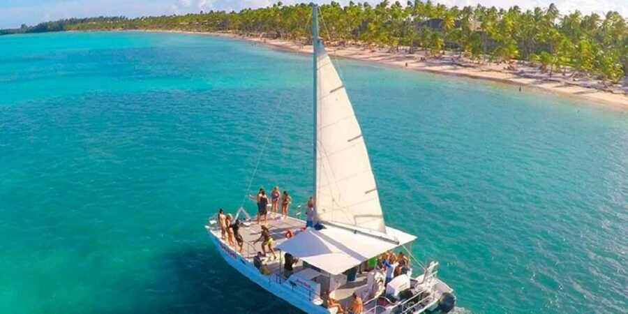 Punta Cana: Party Boat with snorkel and open bar included - Cruising the Bávaro Coastline: The Views and the Vibe