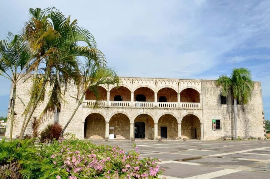 Punta Cana: Santo Domingo City Tour with Lunch - Colonial Zone walking: Ladies Street, viewpoints, and the big-city feel