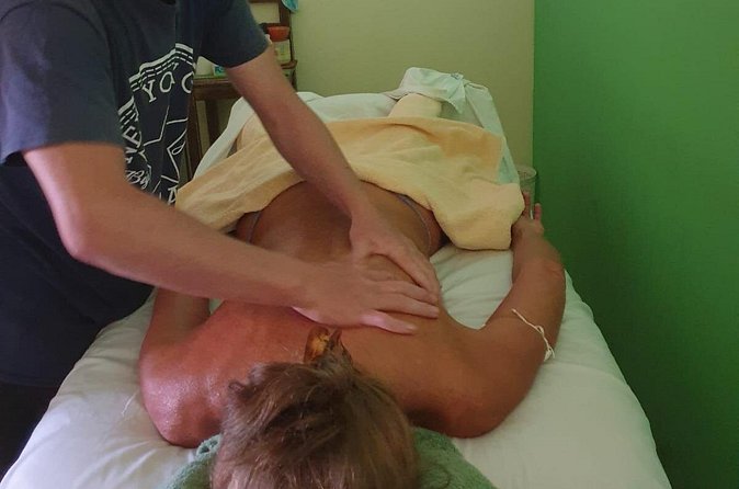 Relaxing massage in Bávaro Punta Cana - How the therapist’s Tibet training shows up in the session