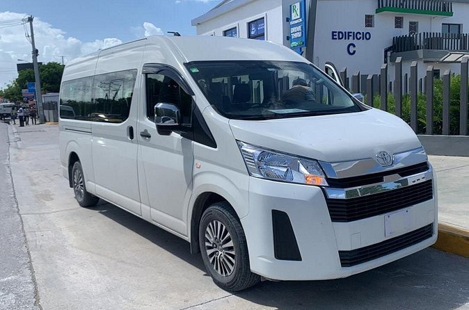 Reliable Private Transfer in Punta Cana - Inside the Car: Air-Conditioning, Privacy, and Luggage Help